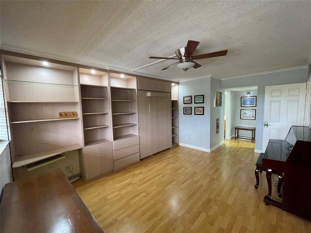 Pompano Beach, FL 33069,3051 S Palm Aire Dr #204