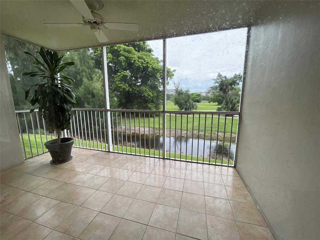 Pompano Beach, FL 33069,3051 S Palm Aire Dr #204