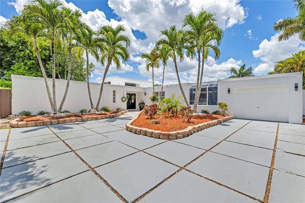 Plantation, FL 33324,740 N Conch Shell Pl
