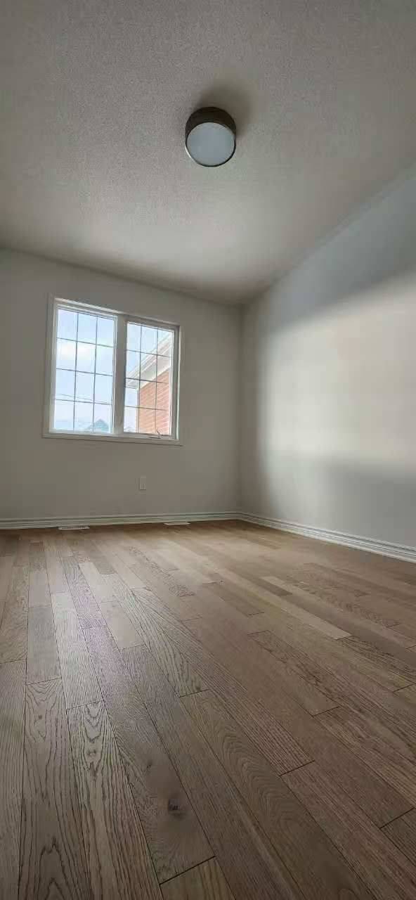 Markham, ON L6C 3S9,135 Leslie Richards ST