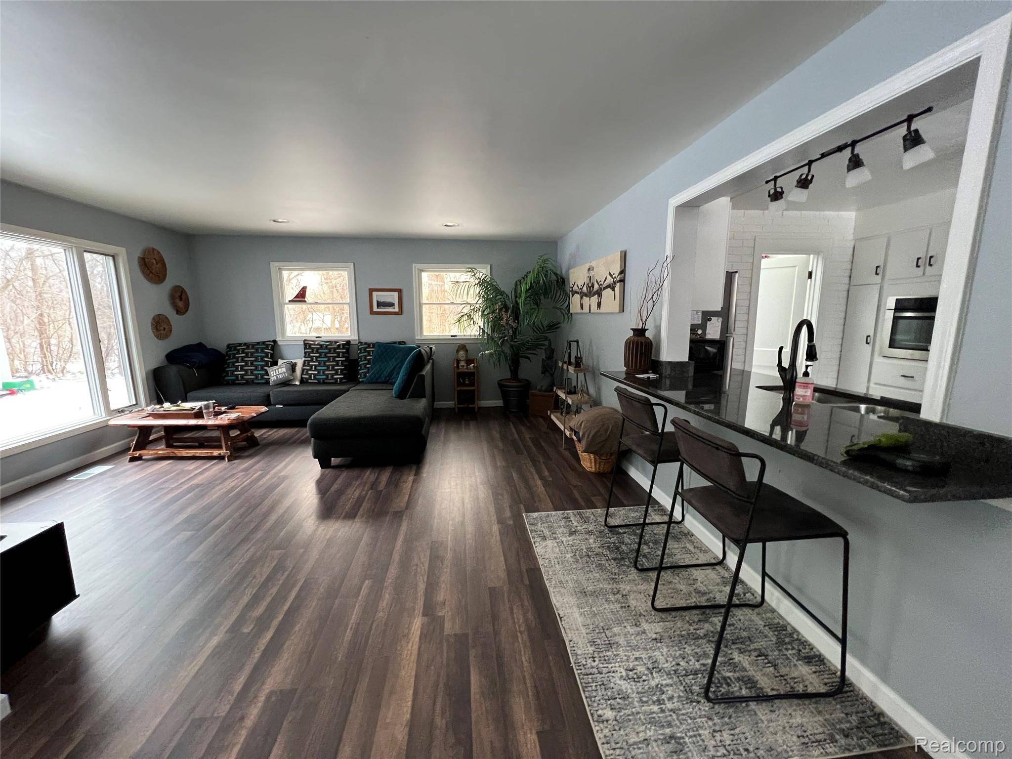 Ann Arbor, MI 48103,892 Rose DR