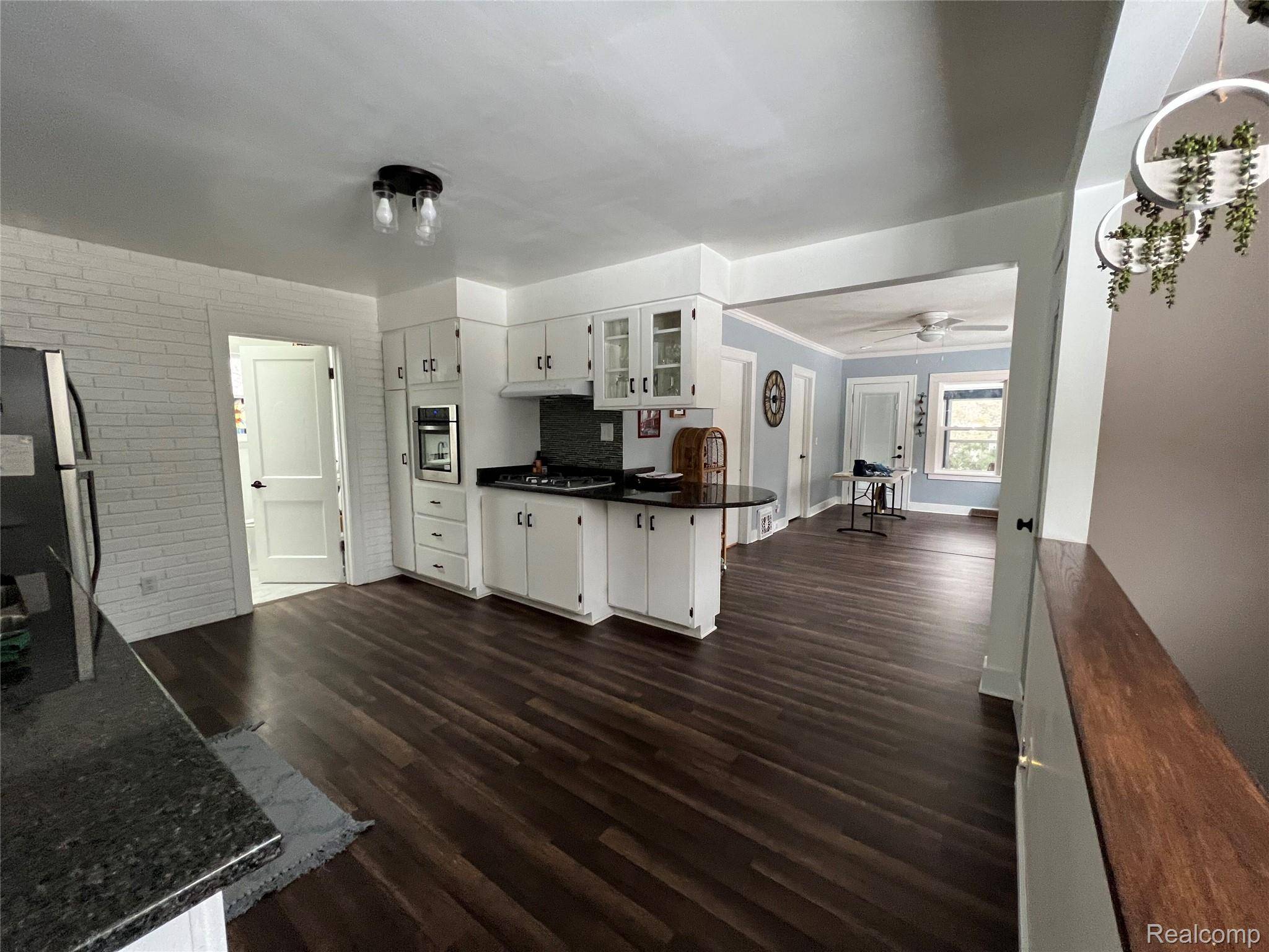 Ann Arbor, MI 48103,892 Rose DR