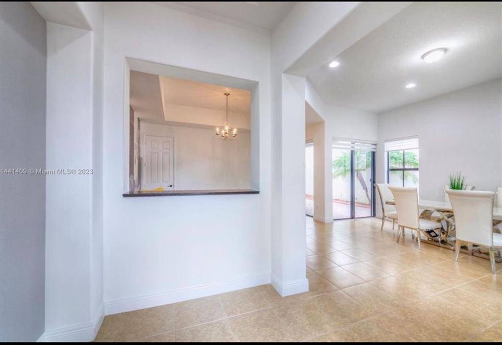 Pembroke Pines, FL 33024,8362 NW 39th Ct