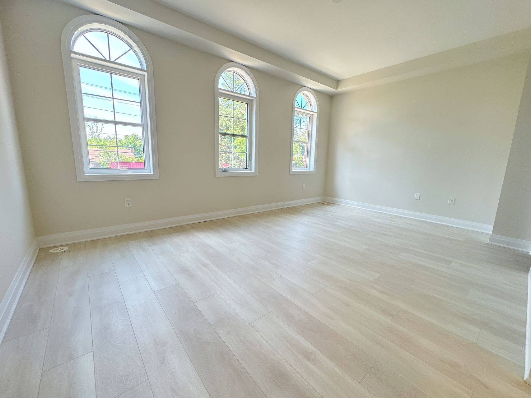 Vaughan, ON L6A 5E3,9805 Keele ST