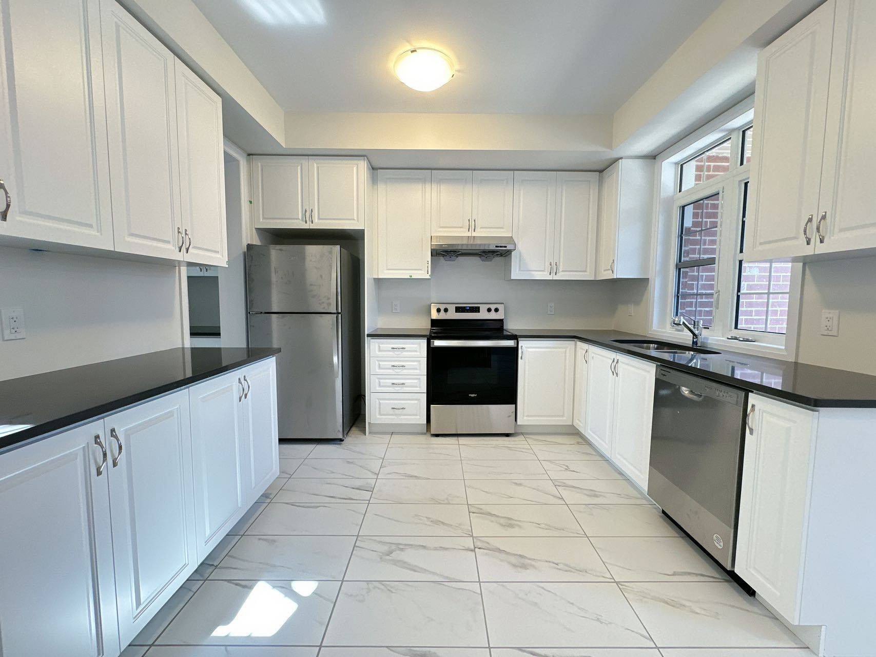 Vaughan, ON L6A 5E3,9805 Keele ST