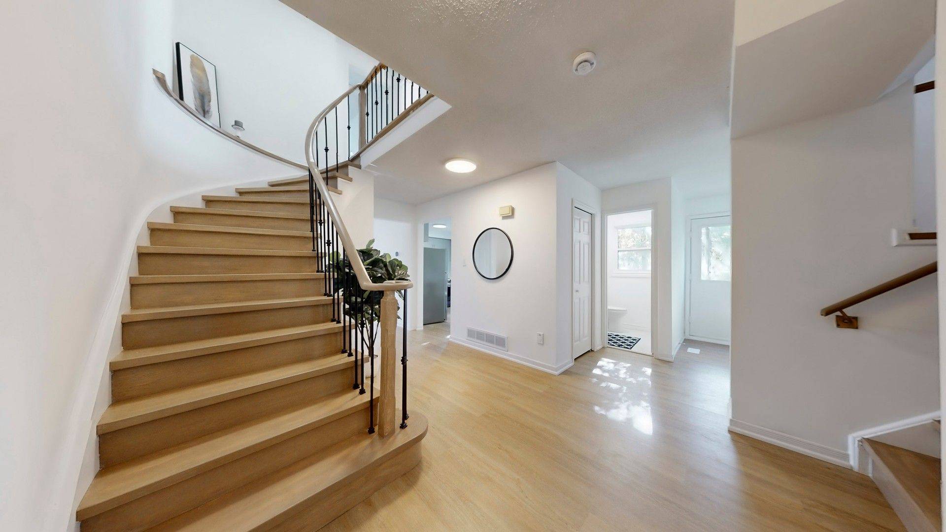 Mississauga, ON L5C 3P3,1180 Shagbark CRES