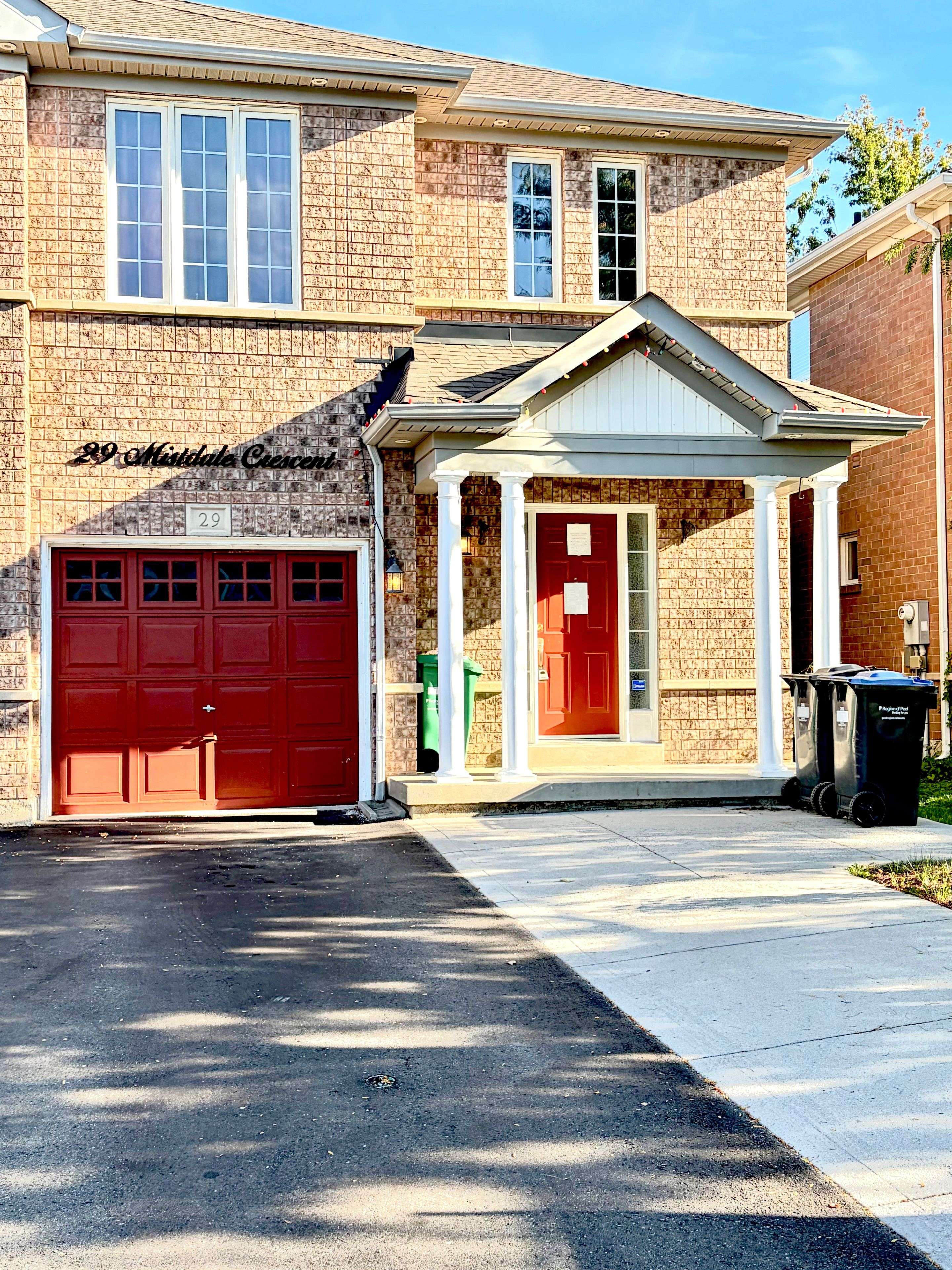 Brampton, ON L7A 1S2,29 Mistdale CRES