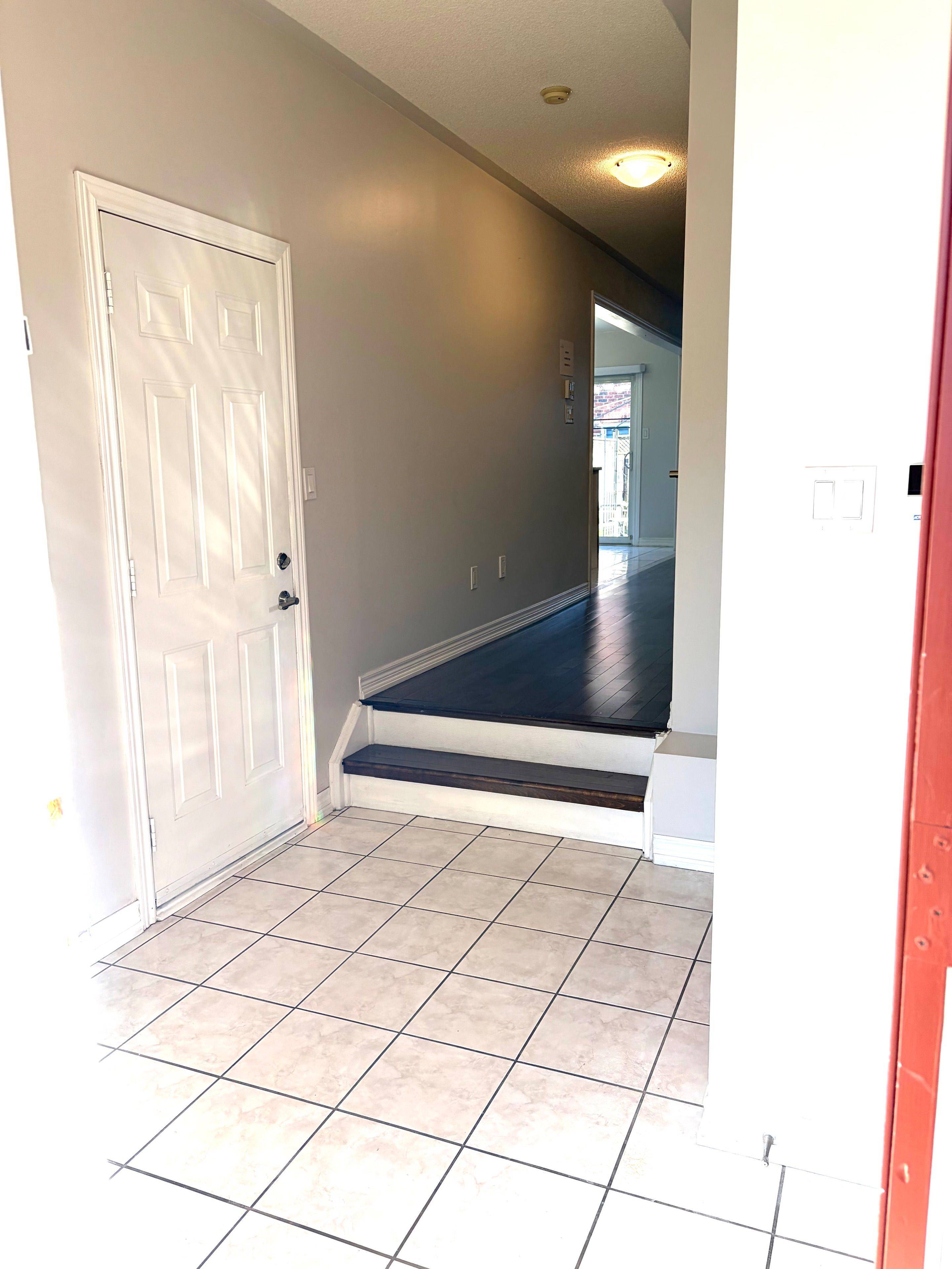 Brampton, ON L7A 1S2,29 Mistdale CRES