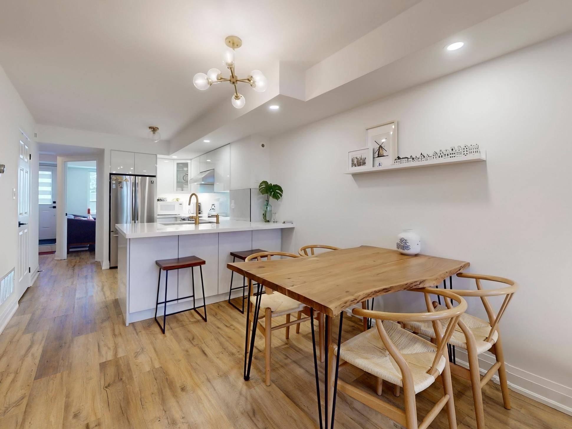 Toronto W02, ON M6P 3N1,351 Wallace AVE #163