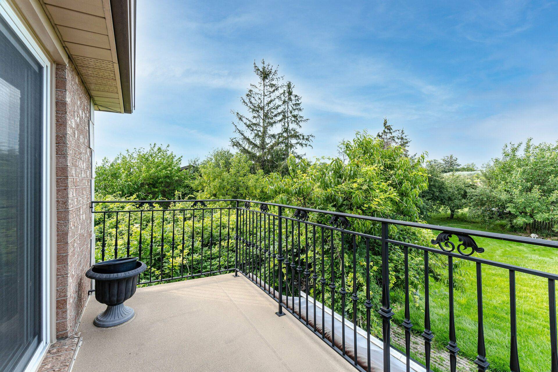 Oakville, ON L6H 7G7,2069 Ninth Line