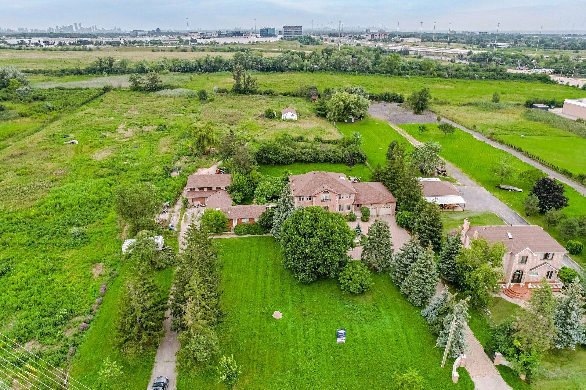 Oakville, ON L6H 7G7,2069 Ninth Line