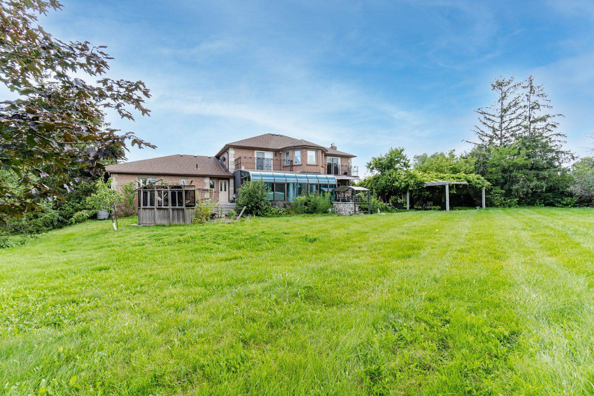 Oakville, ON L6H 7G7,2069 Ninth Line