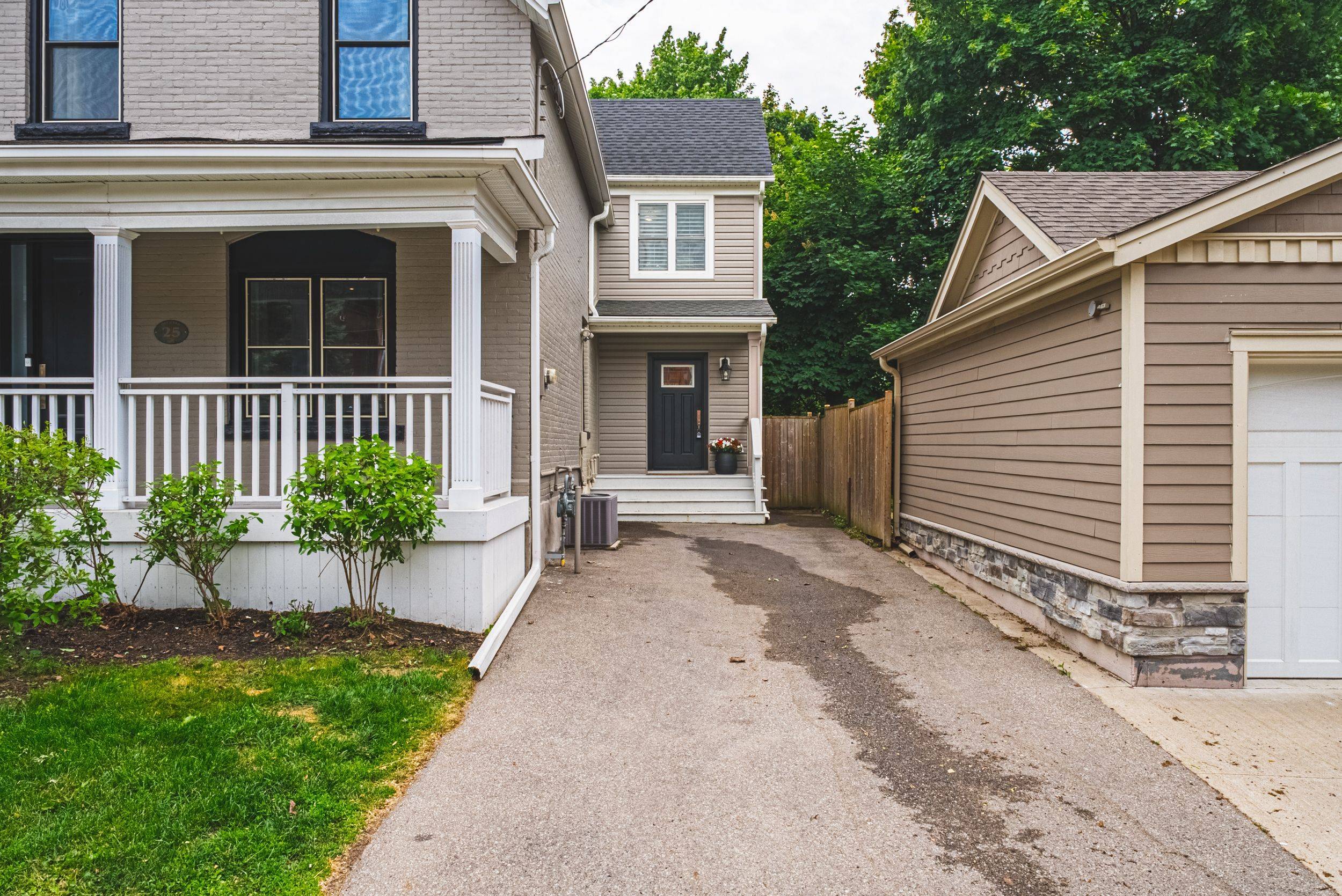 Hamilton, ON L8P 2V6,25 Orchard HL