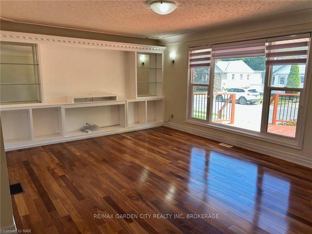 Welland, ON L3B 2C3,834 DAVID ST #UPPER