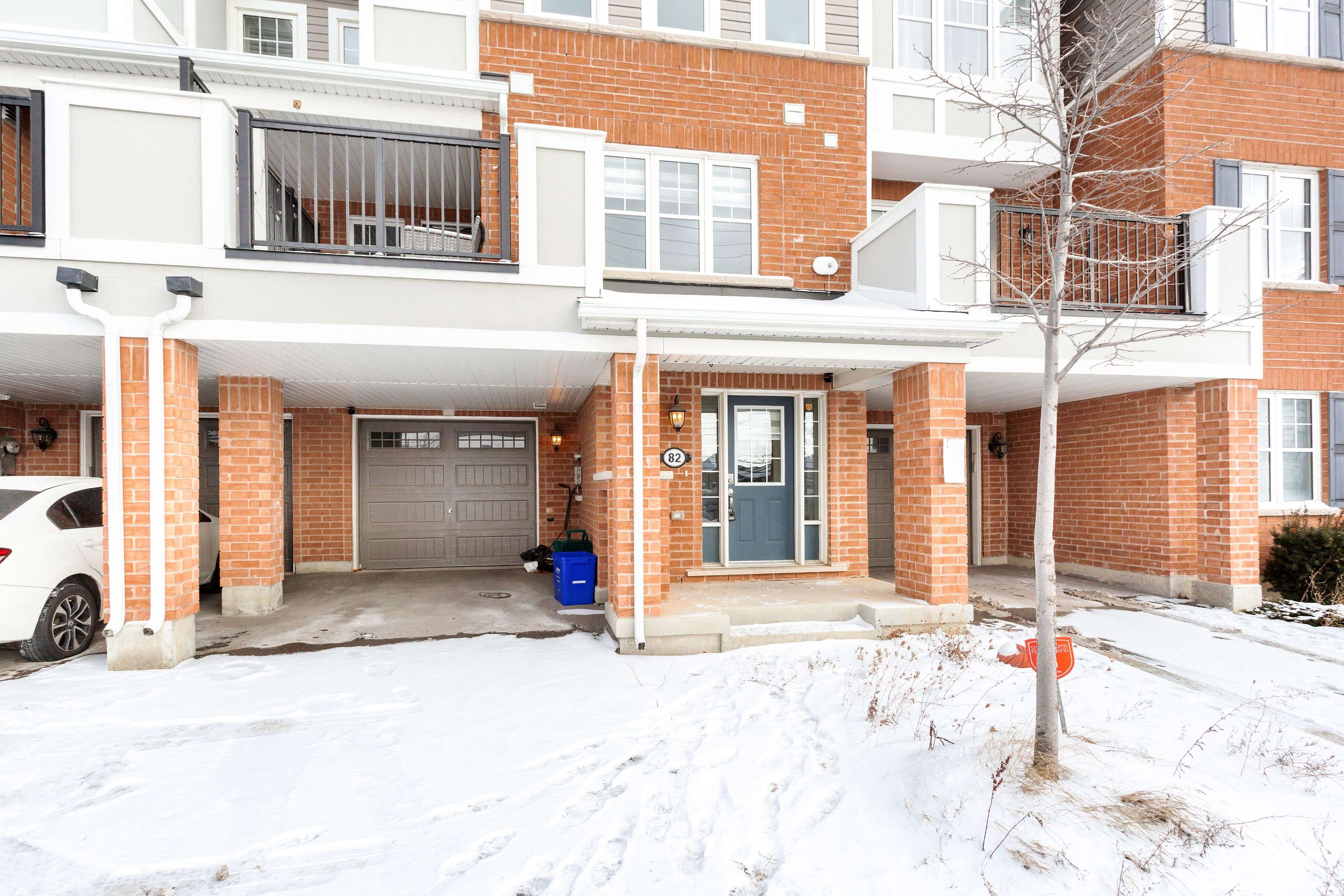 Milton, ON L9E 1P1,1222 Rose WAY #82