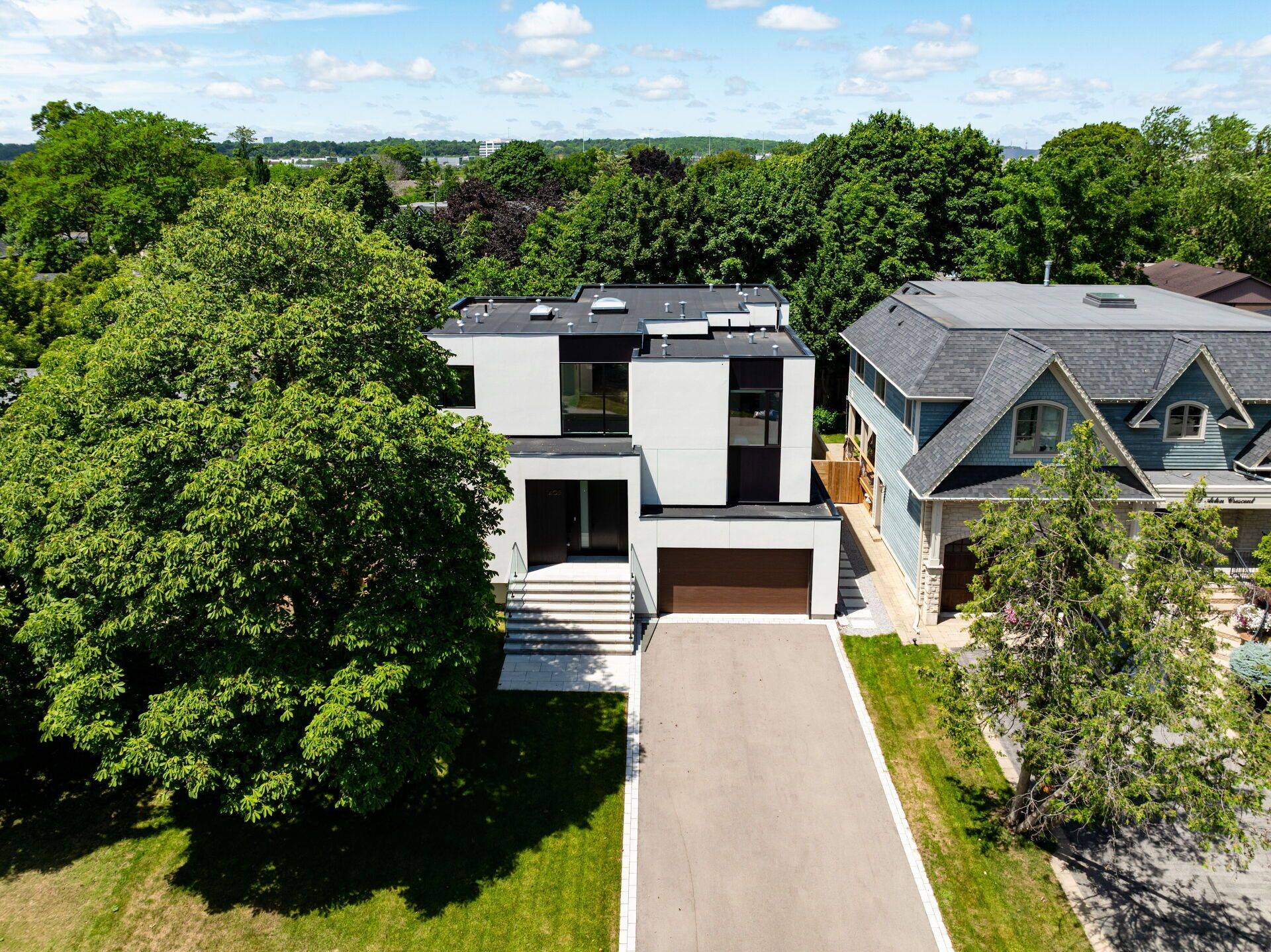 Oakville, ON L6J 2S6,1405 Acton CRES