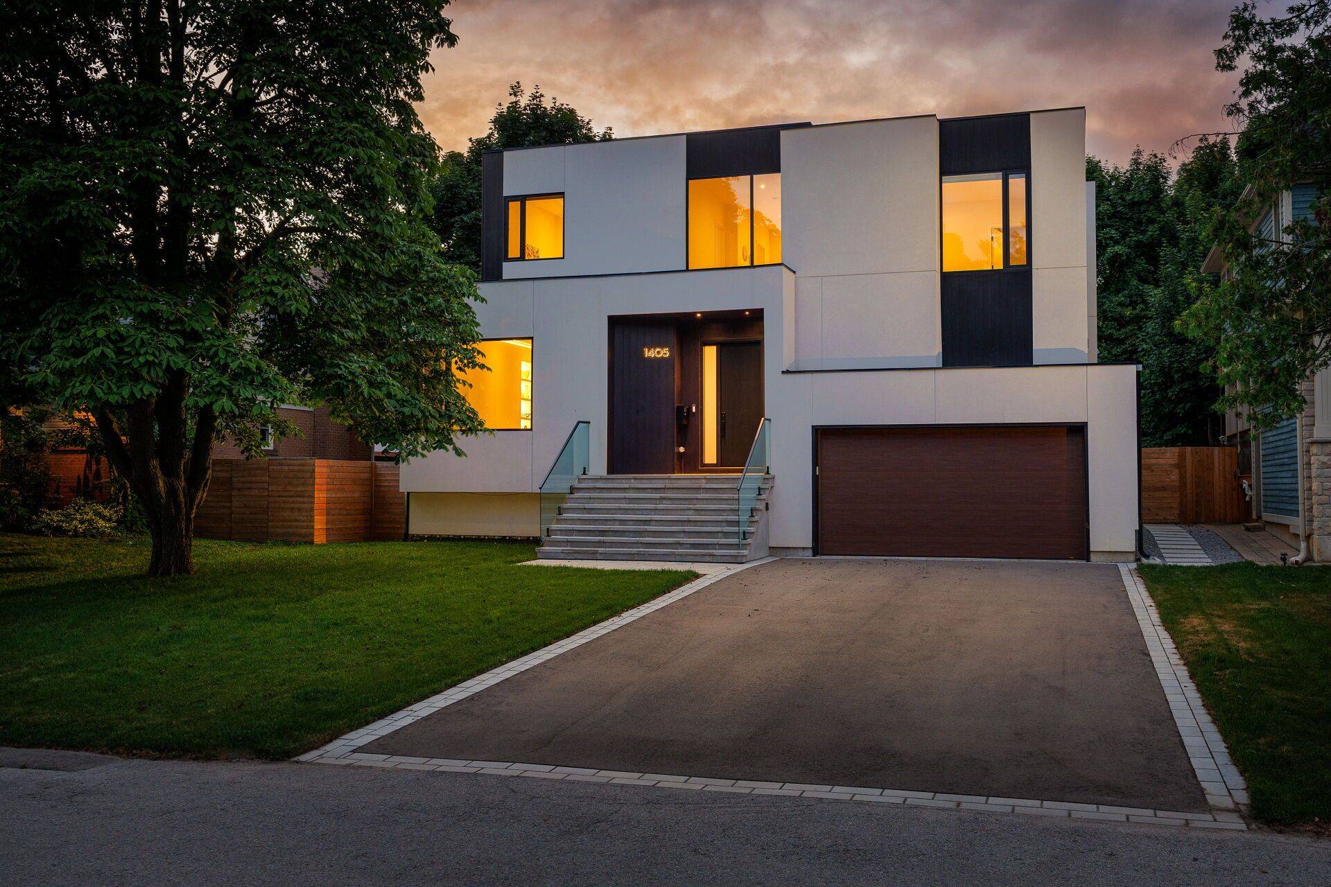 Oakville, ON L6J 2S6,1405 Acton CRES