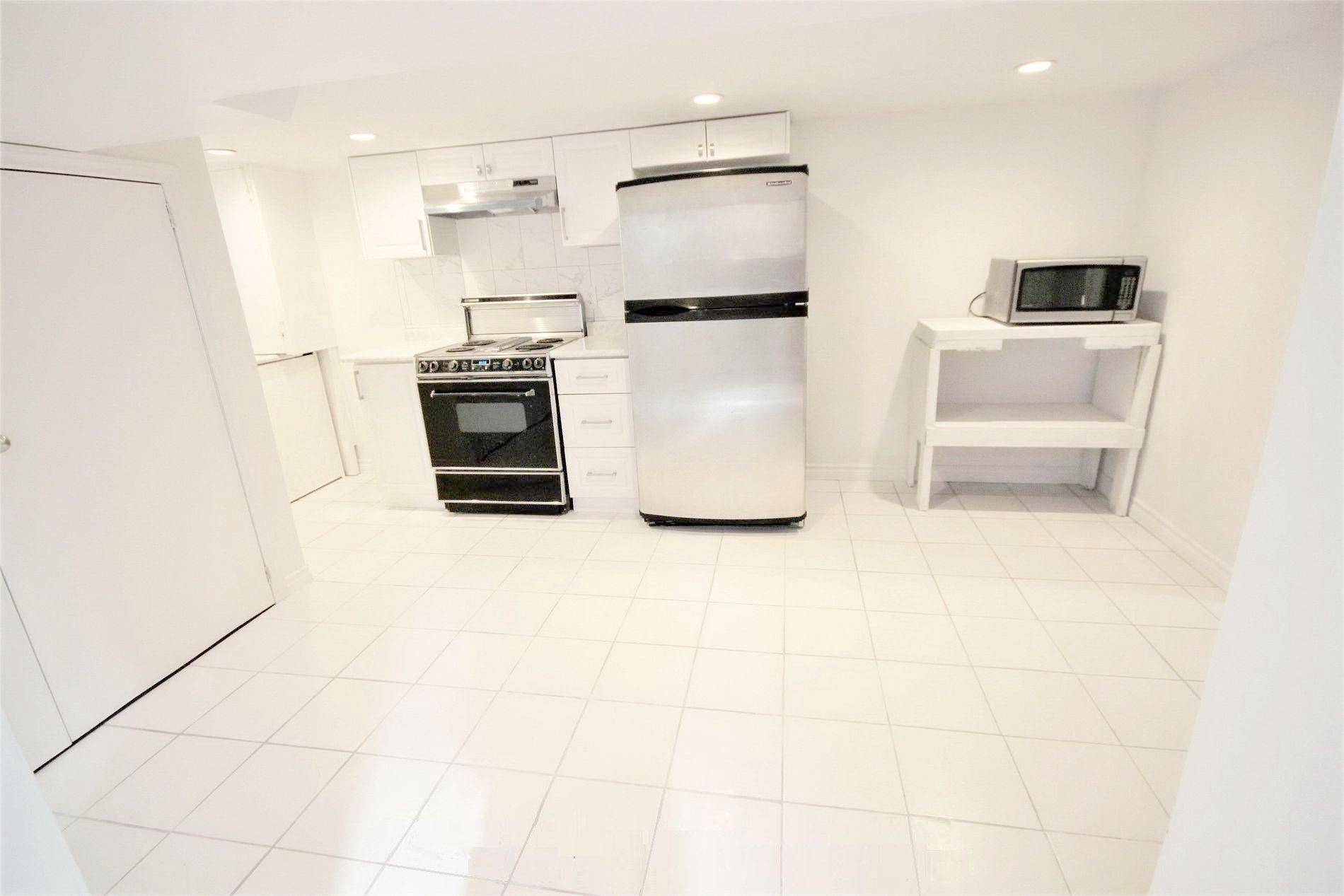 Hamilton, ON L8S 3A2,112 Leland ST #Bsmt Room