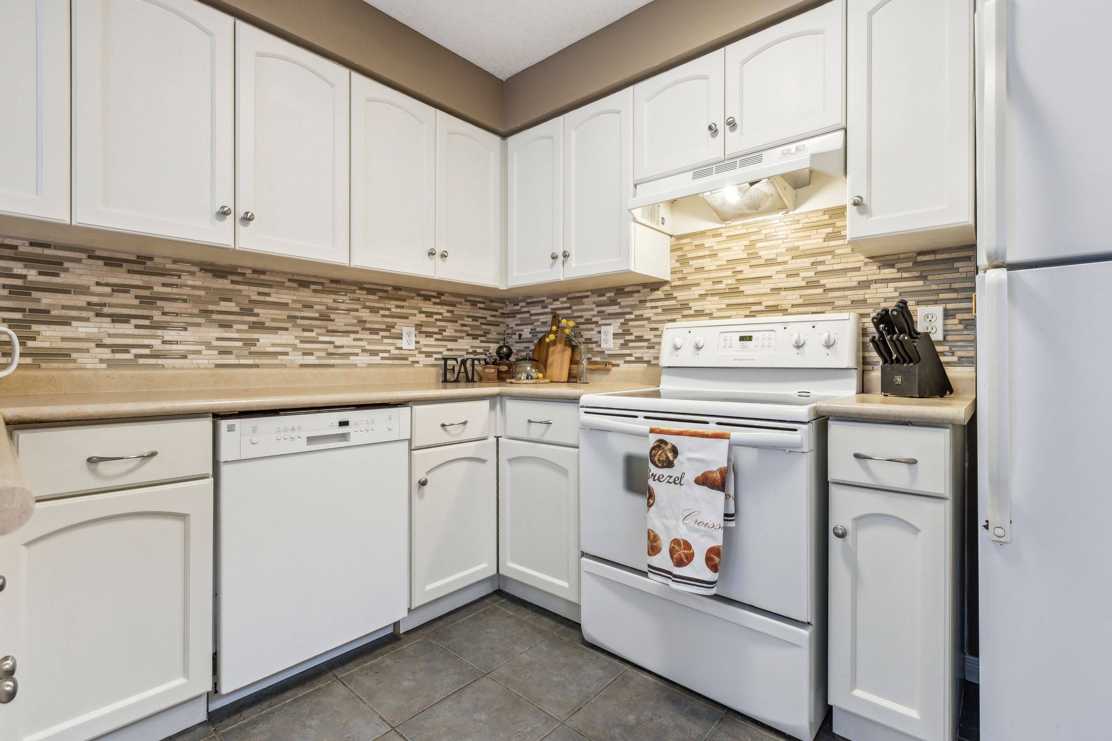 Guelph, ON N1K 1Y8,40 Chillico DR