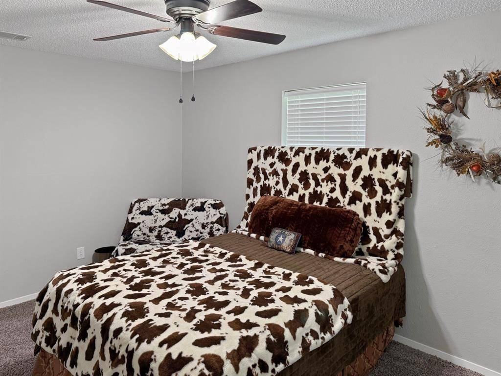 Mineola, TX 75773,253 County Road 2425