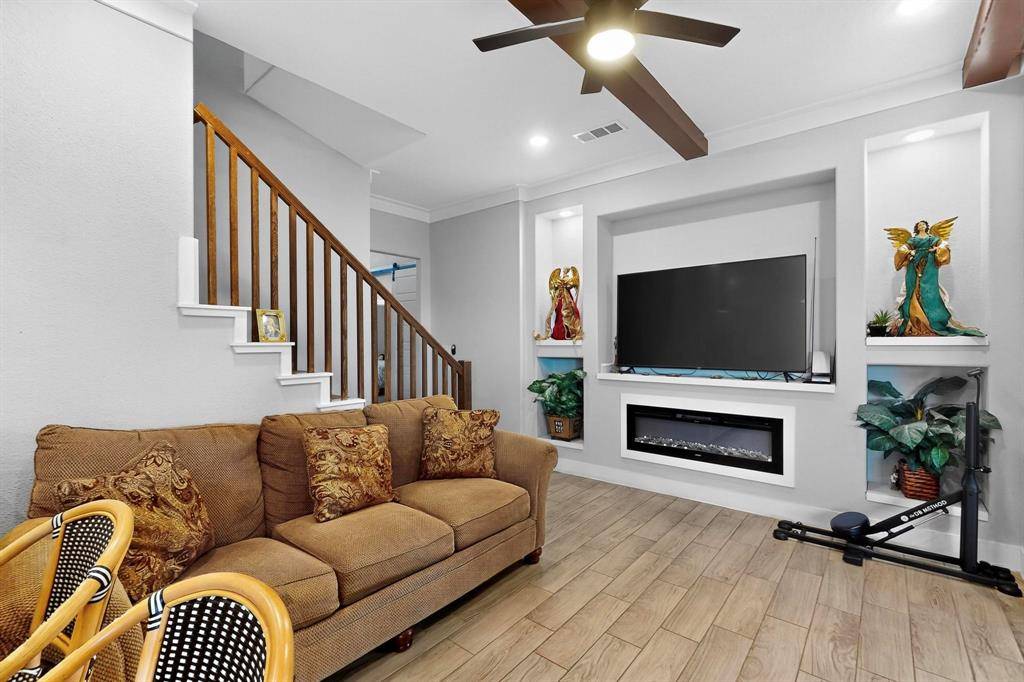 Grand Prairie, TX 75051,1901 Avenue E