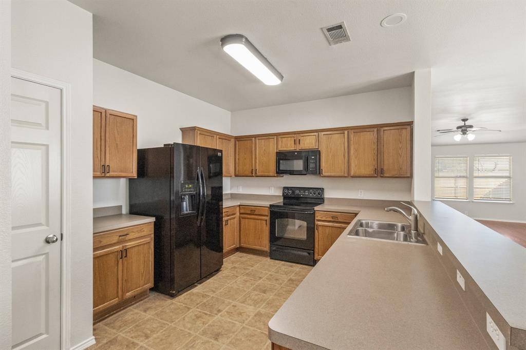 Cross Roads, TX 76227,8925 Yosemite Trail