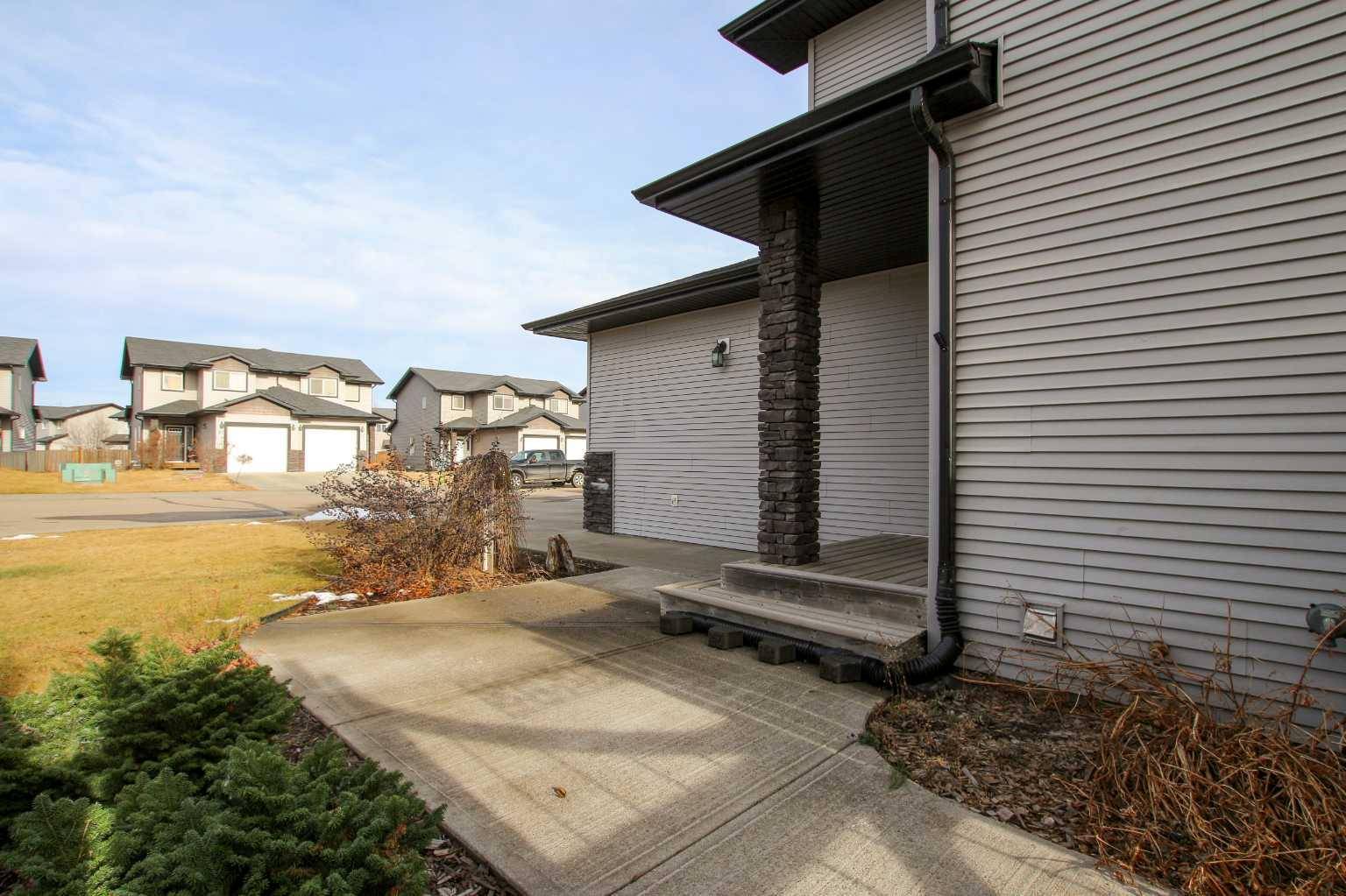 Blackfalds, AB T4M 0G5,37 Piper Close