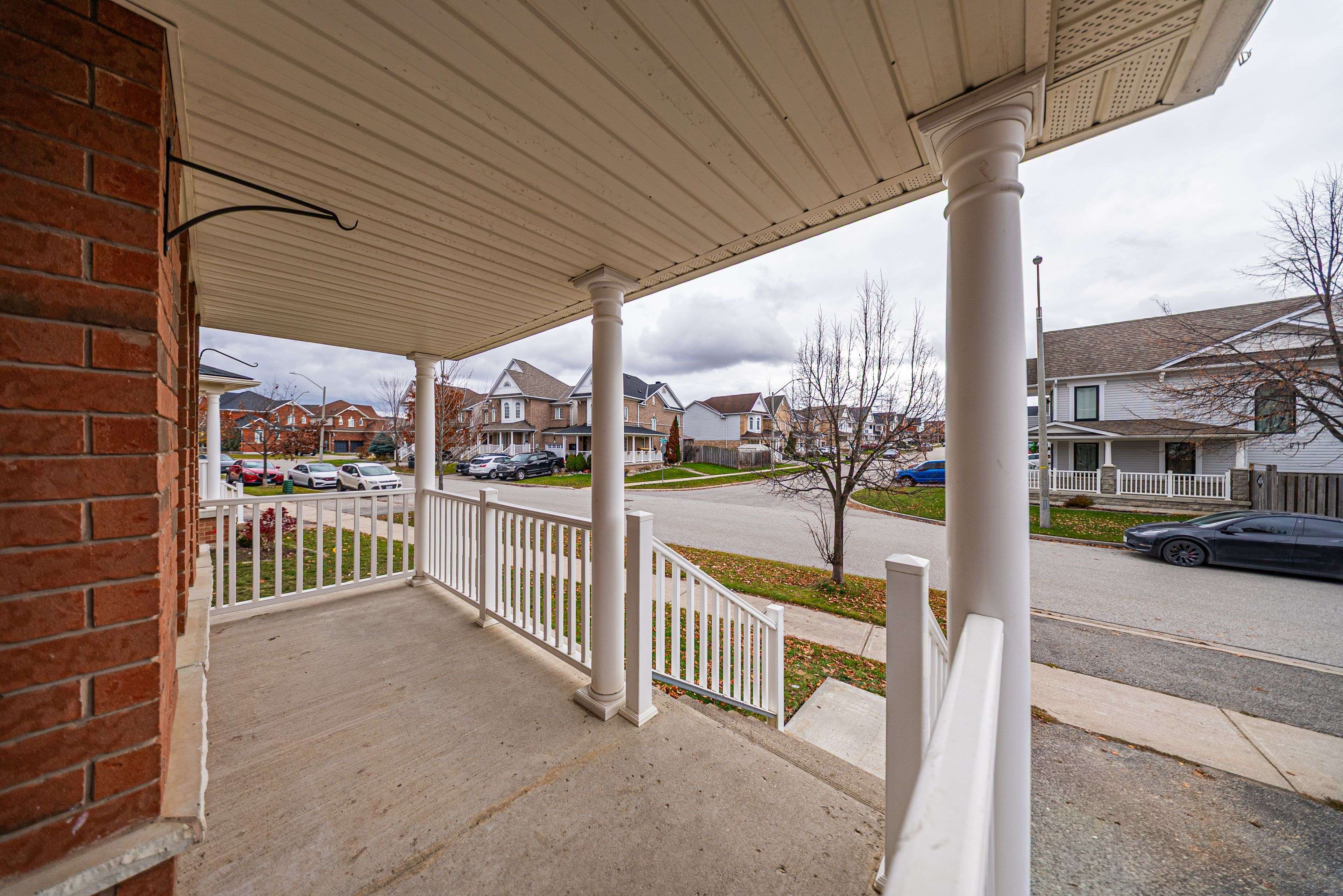 Barrie, ON L4M 7H2,12 Diana WAY