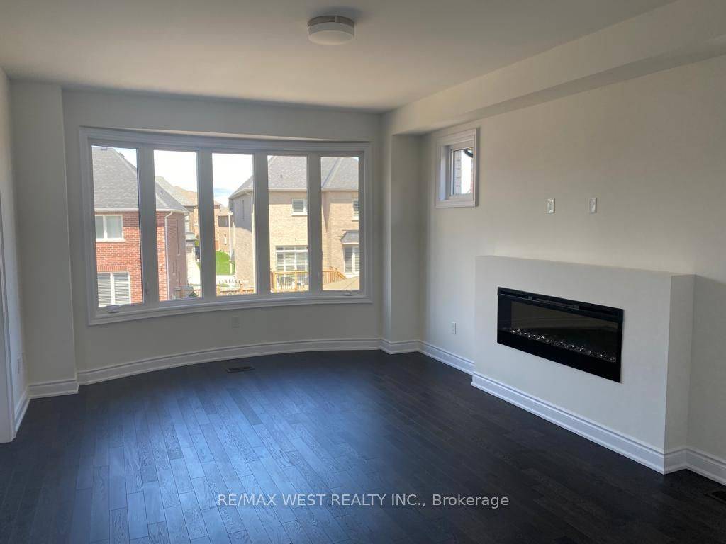 Innisfil, ON L9S 0P2,1362 Blackmore ST