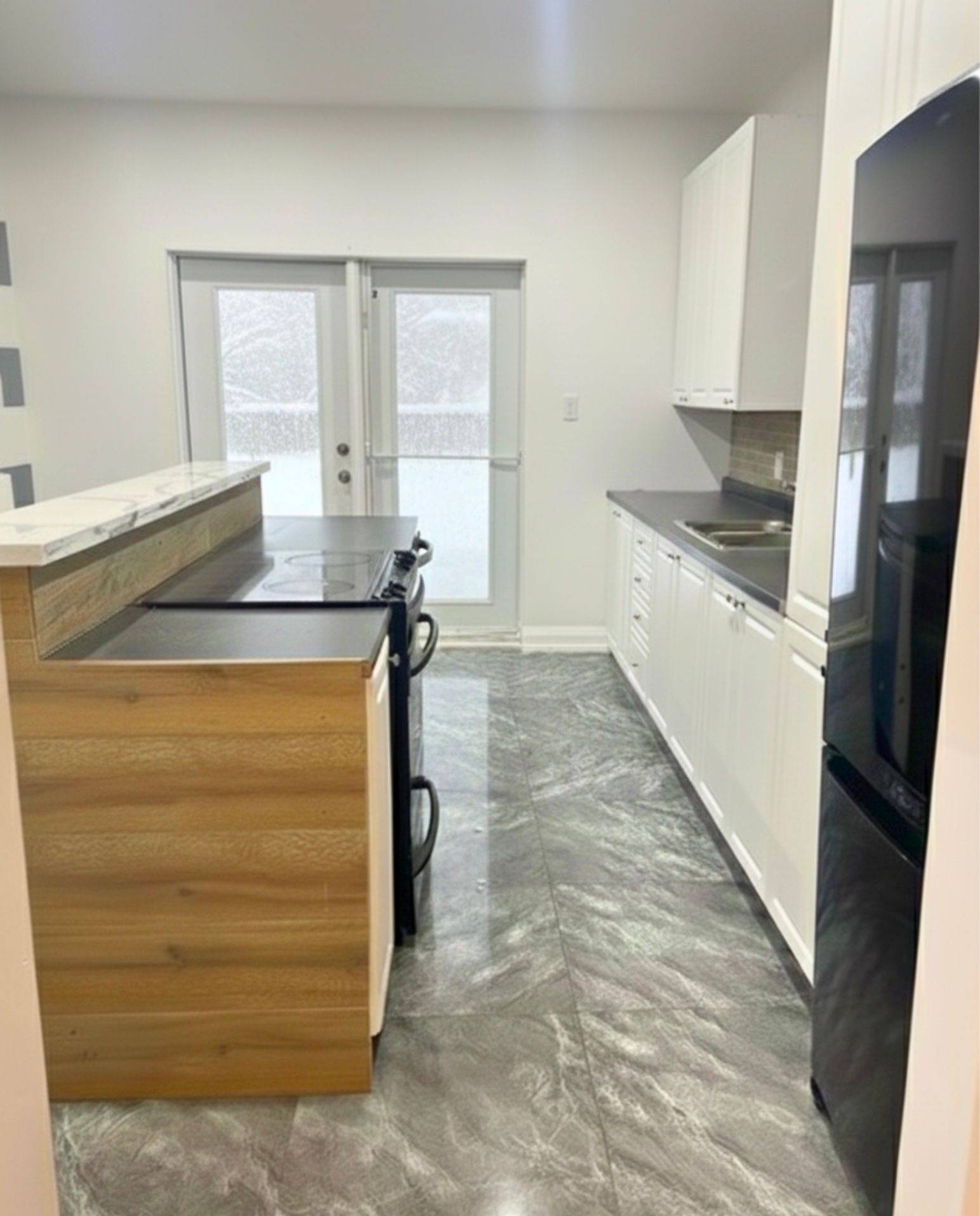 Peterborough, ON K9H 3V5,636 Union ST