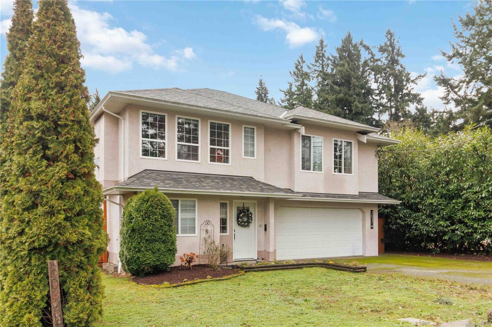 Colwood, BC V9B 2L3,3037 Pickford Rd #A