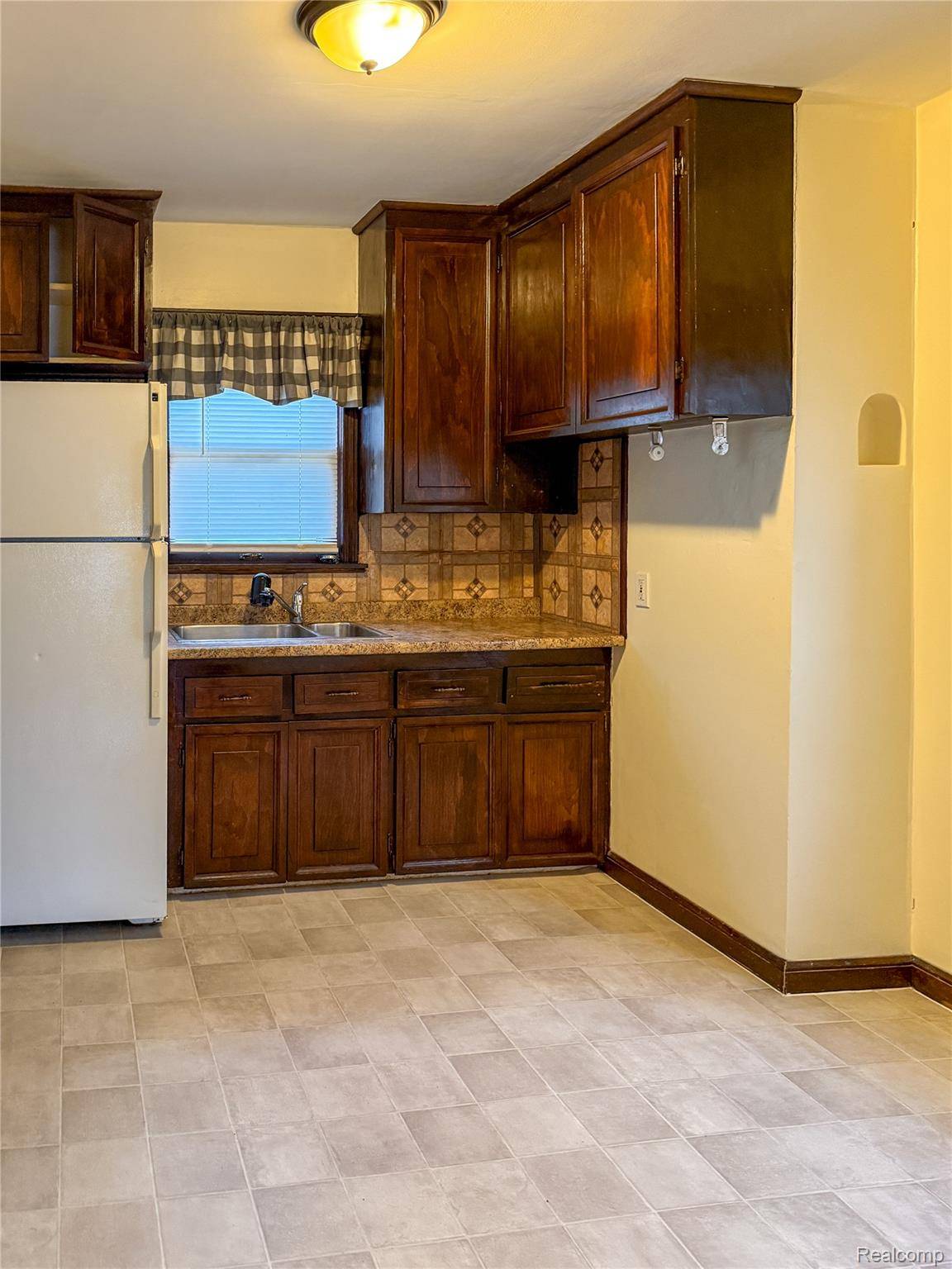 Taylor, MI 48180,6037 Cooper ST