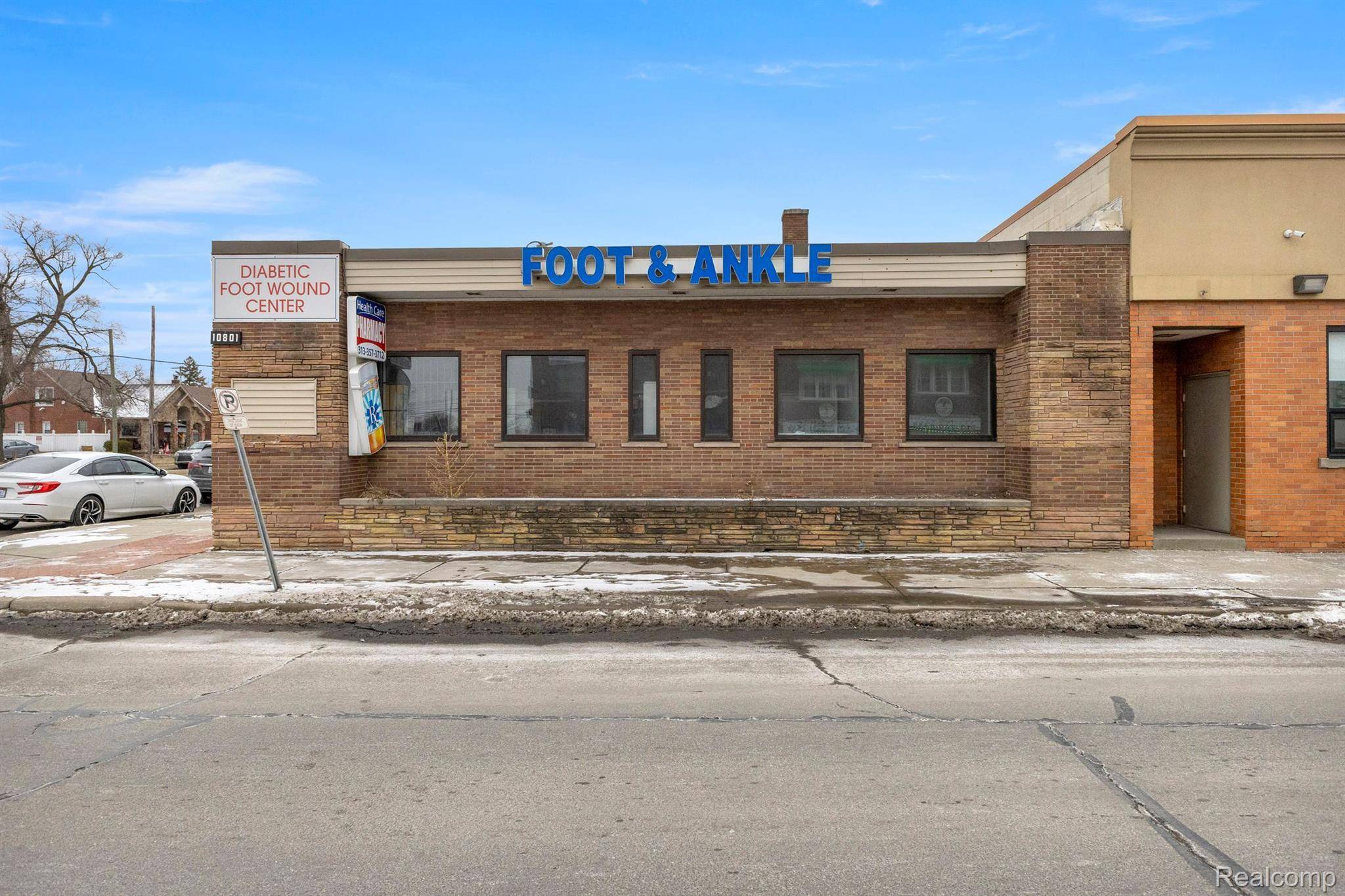 Dearborn, MI 48126,10801 W WARREN AVE