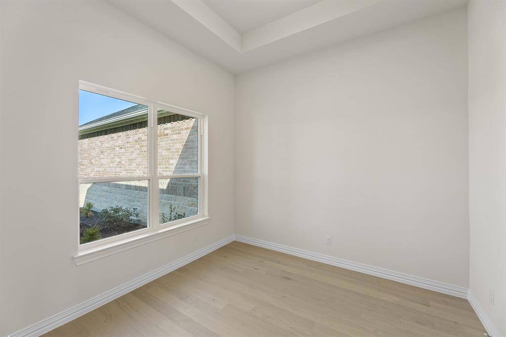 Azle, TX 76020,325 Slimp Bluff