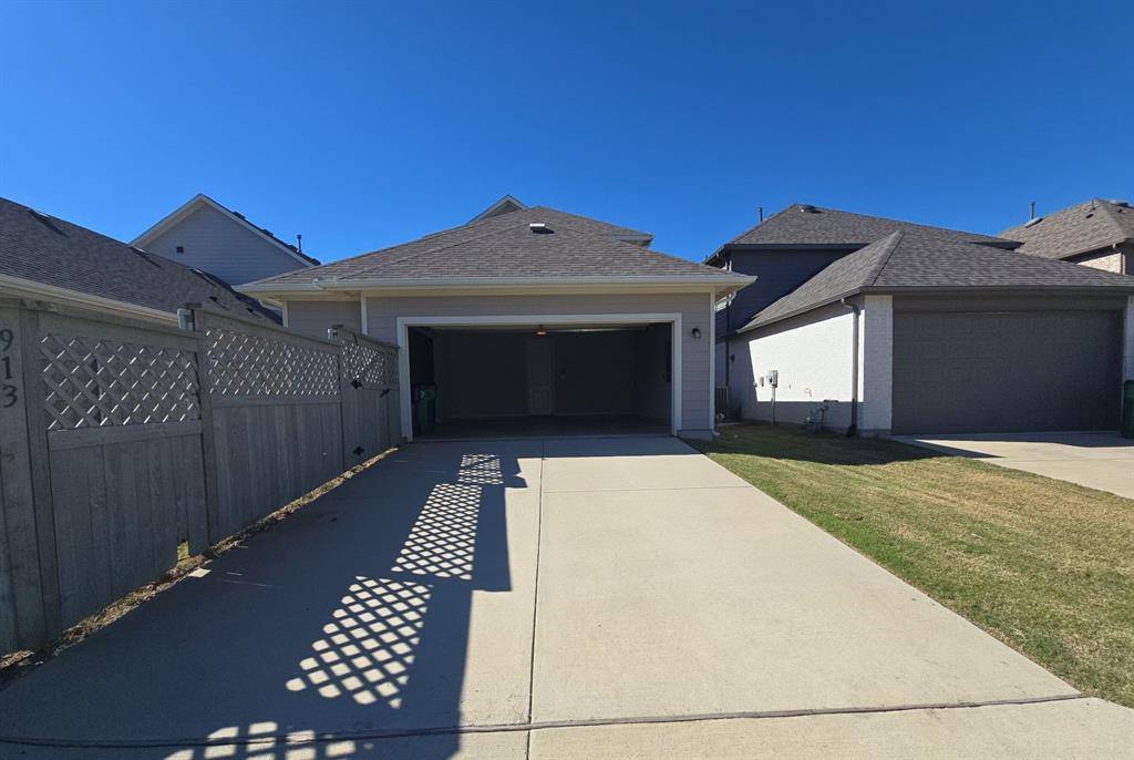 Northlake, TX 76247,913 E Market Street