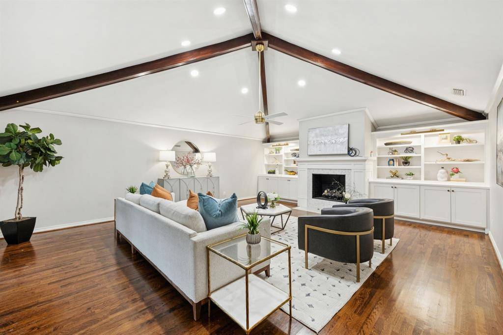 Dallas, TX 75238,9717 Ravensway Drive