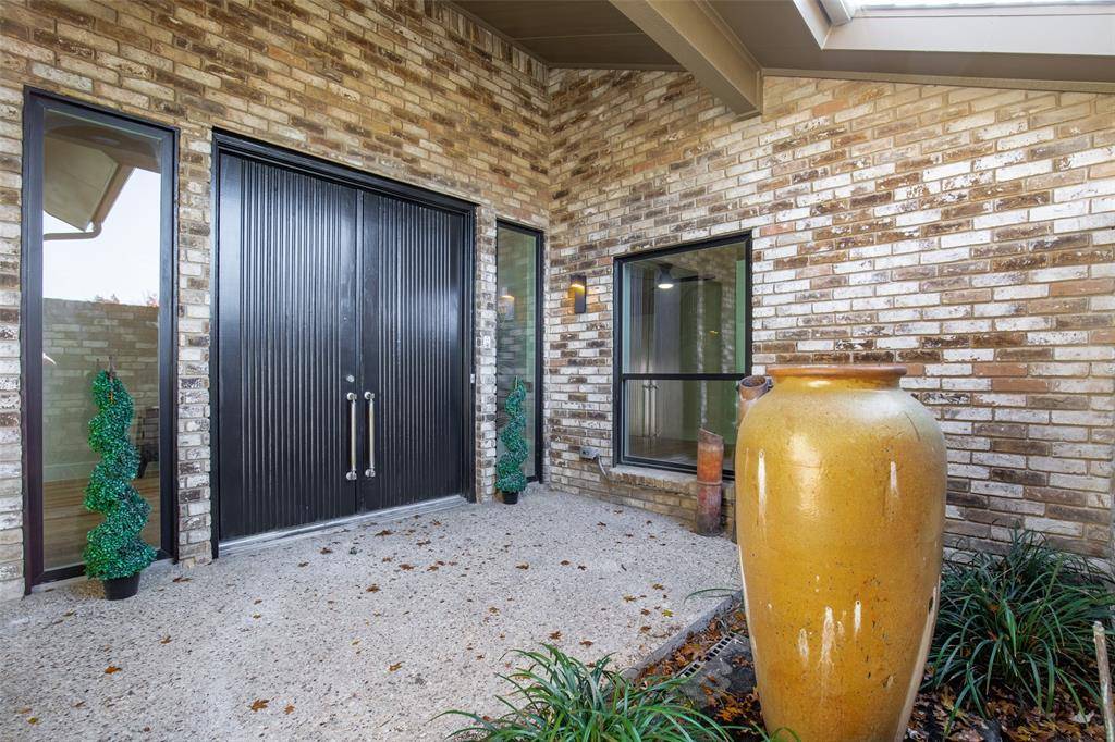 Dallas, TX 75248,17119 Skelton Place