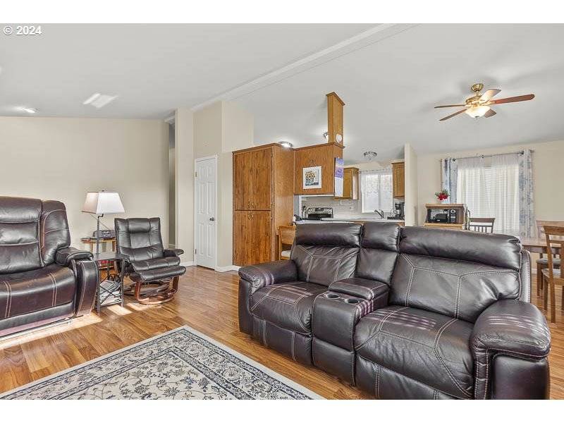 Salem, OR 97305,4293 LEMON ST NE