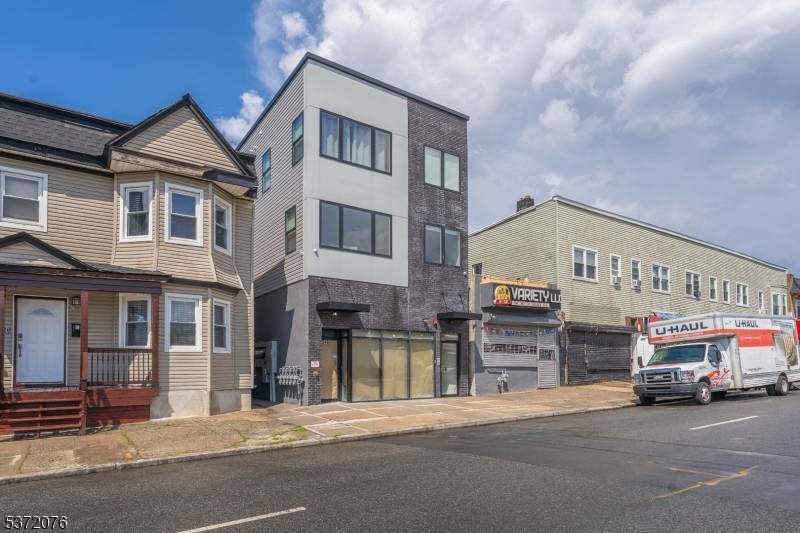 Newark City, NJ 07103,549 S Orange Ave