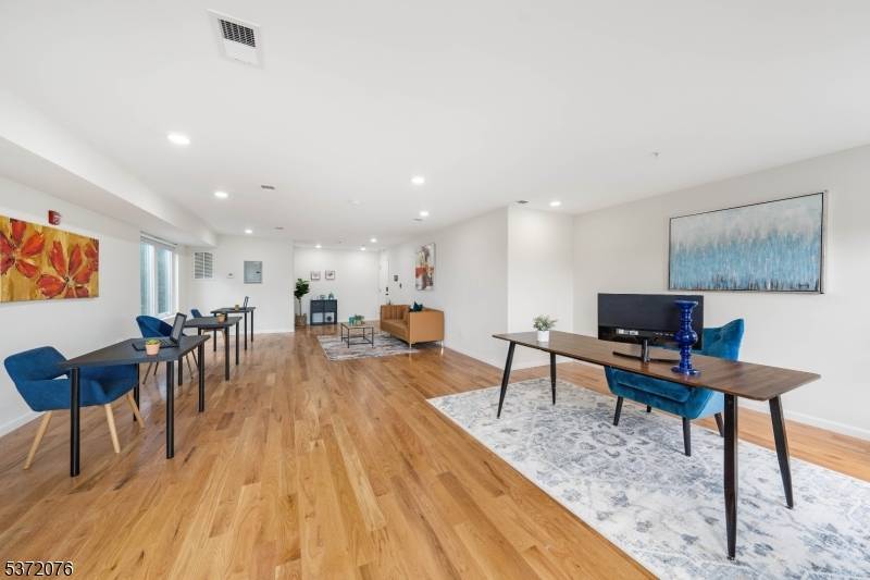 Newark City, NJ 07103,549 S Orange Ave