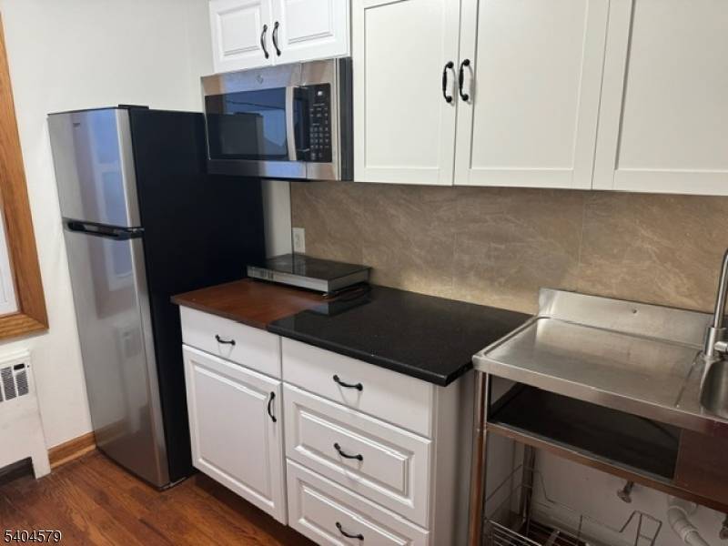 Kearny Town, NJ 07032,29 Devon Ter #2