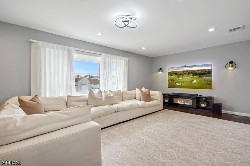 Union Twp., NJ 07083,2389 Steuben St