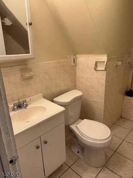 Newark City, NJ 07103,198 Fairmount Ave #3