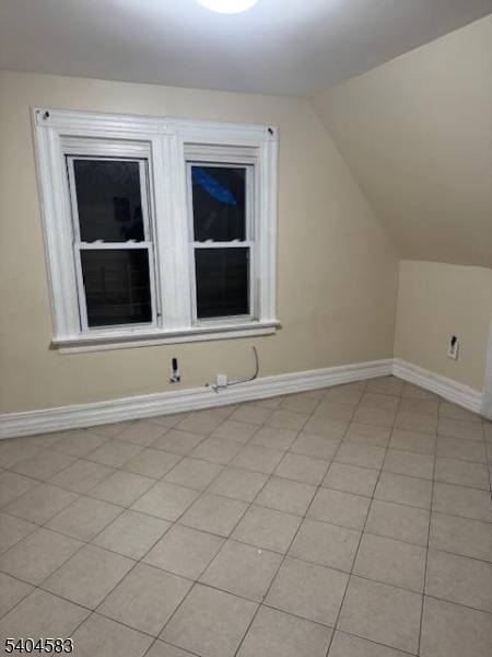 Newark City, NJ 07103,198 Fairmount Ave #3