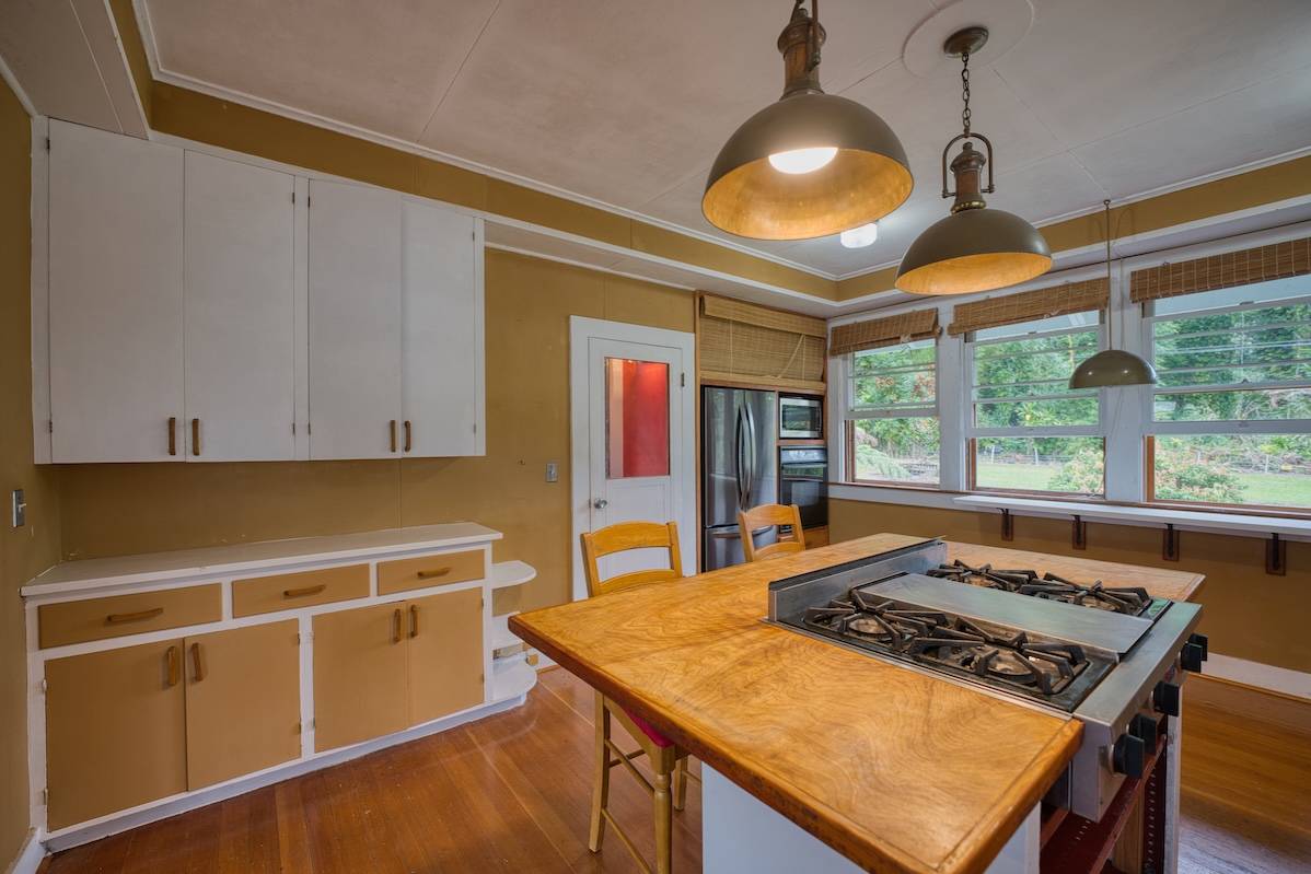 Hilo, HI 96720,1354 WAILUKU DR