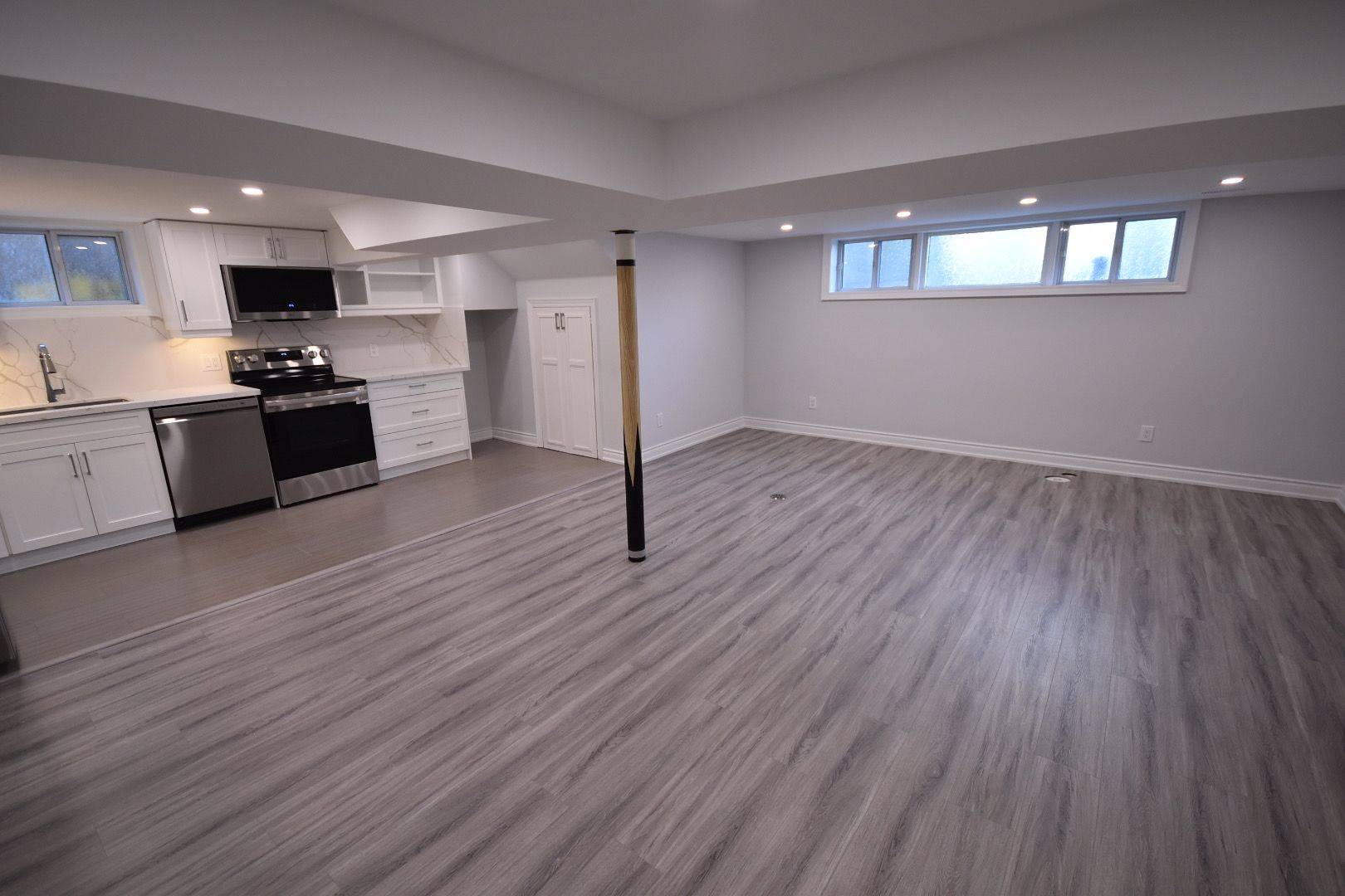 Toronto C13, ON M4A 2A8,75 Sloane (Lower) AVE