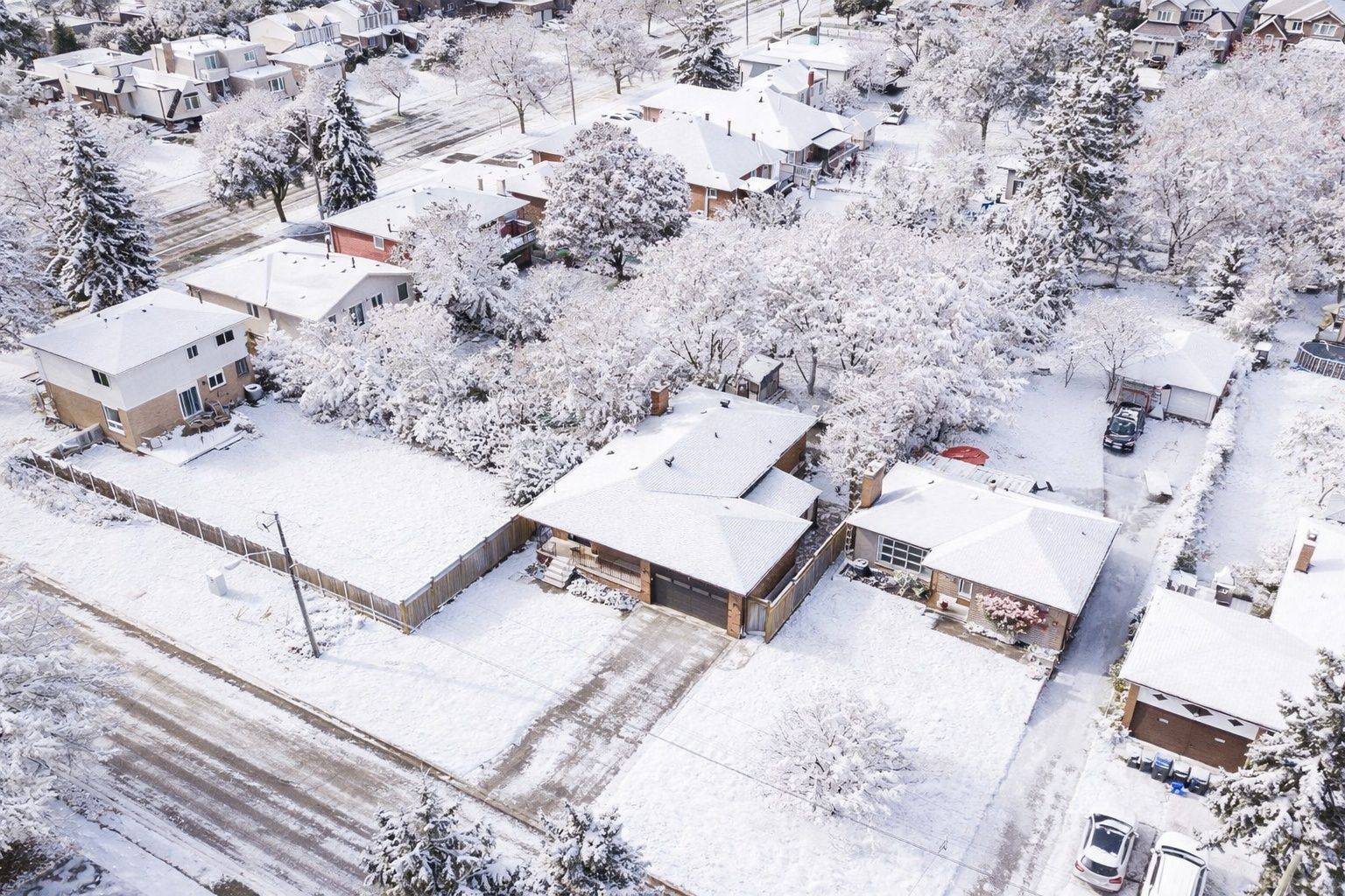 Toronto E10, ON M1C 2K8,8 Brumwell ST