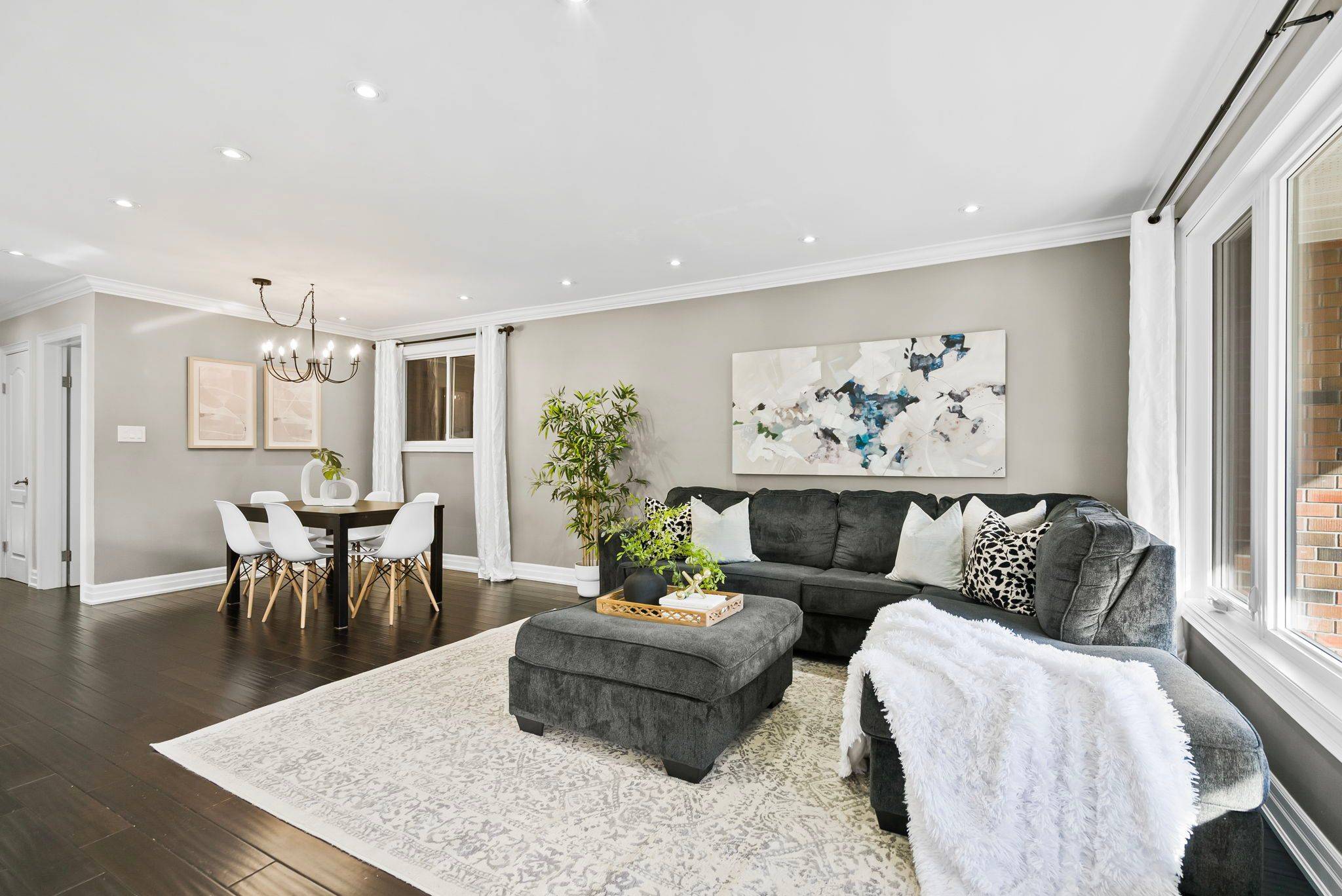 Toronto E10, ON M1C 2K8,8 Brumwell ST