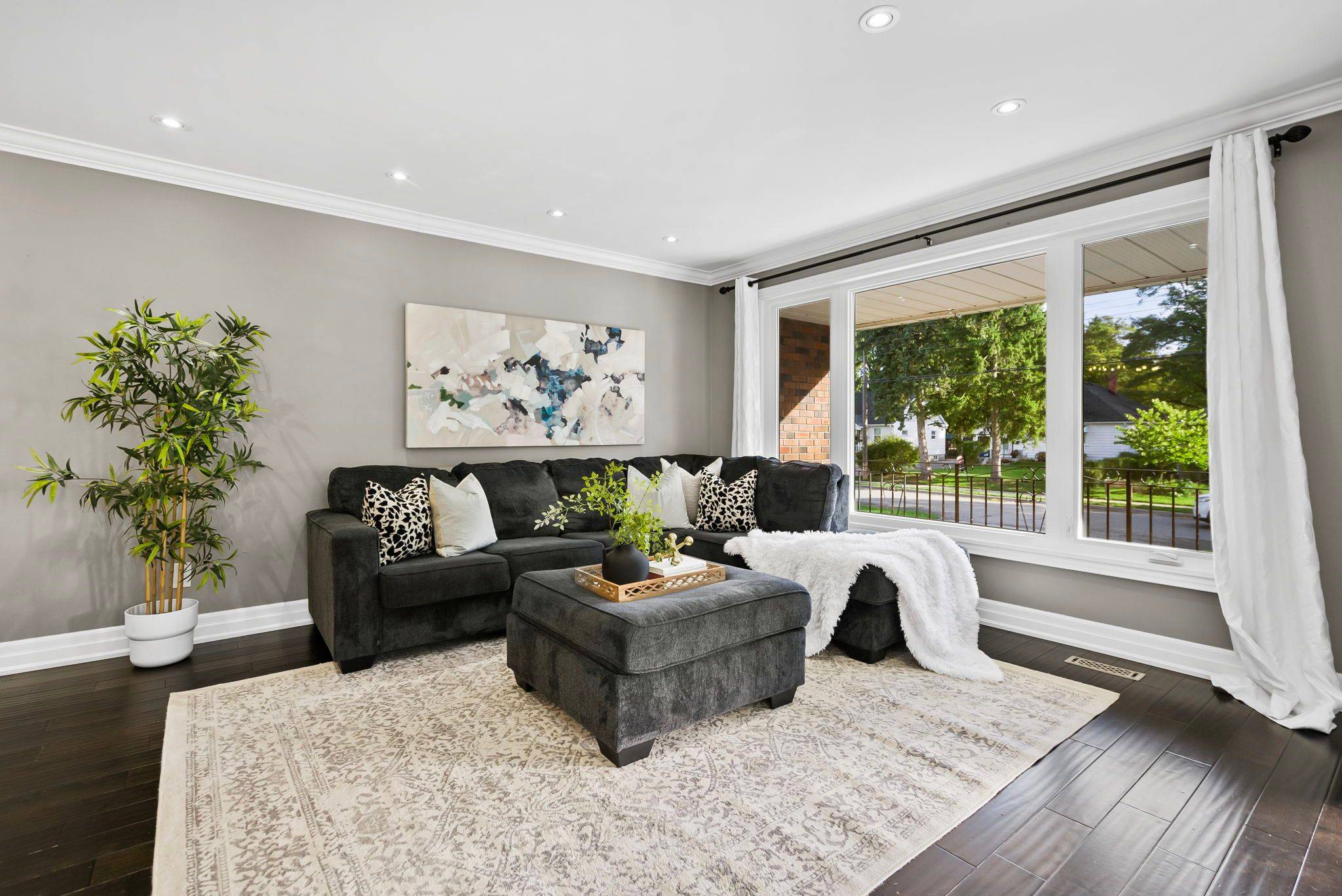 Toronto E10, ON M1C 2K8,8 Brumwell ST