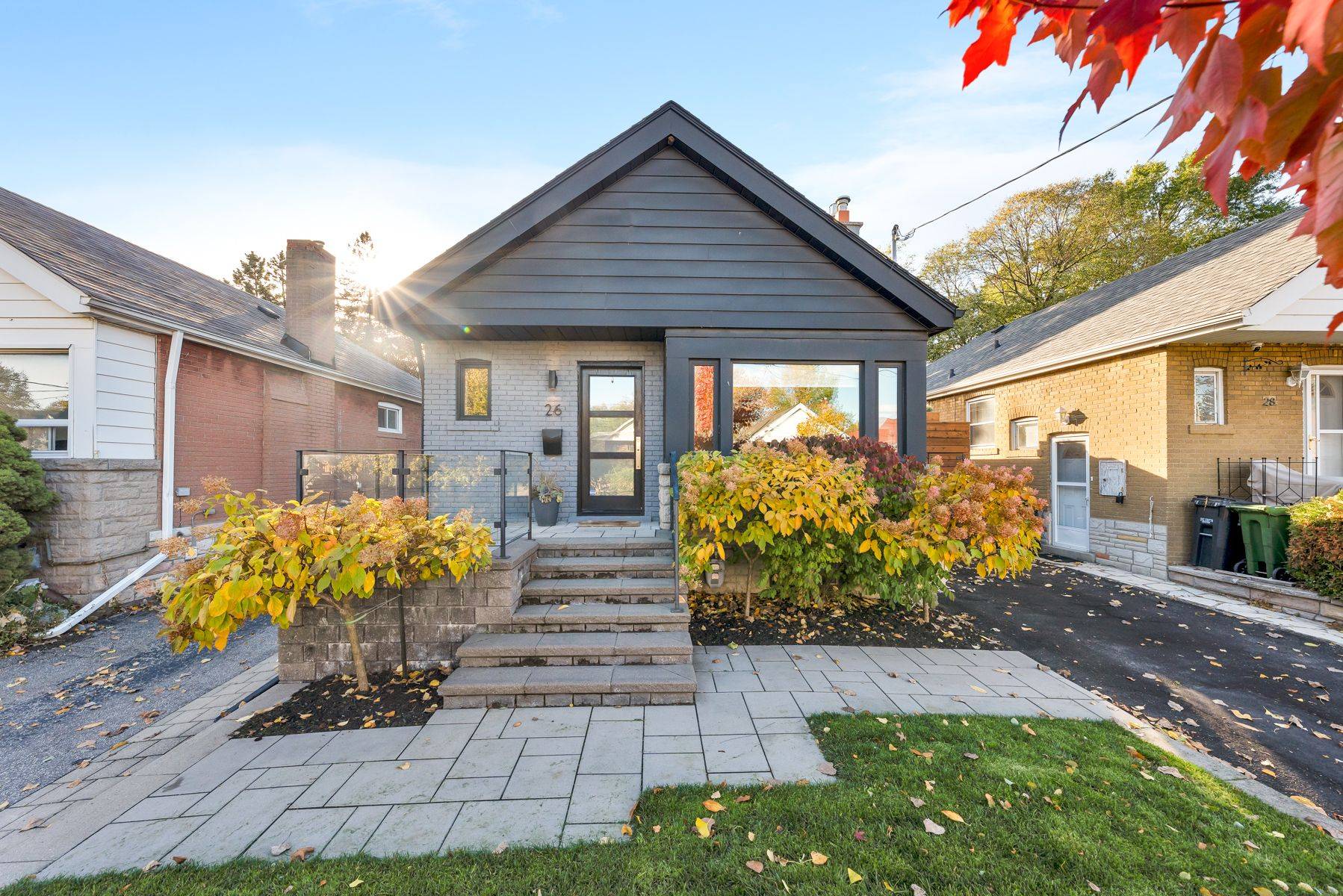 Toronto E03, ON M4C 3L3,26 Hutton AVE